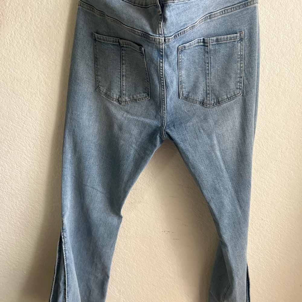 Women's Light Blue Jeans